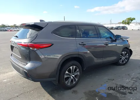 2021 Toyota Highlander Xle z USA, uszkodzony, nr VIN 5TDGZRBH1MS085204